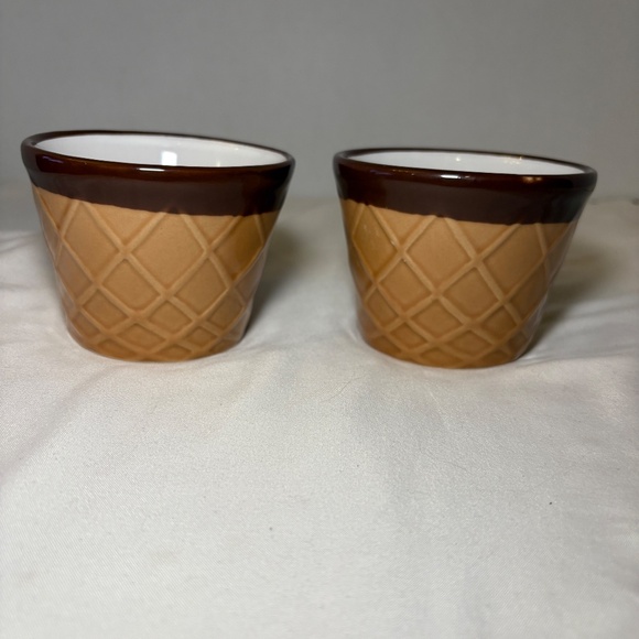 2014 Lot of 2 Ceramic Cold Stone Creamery Waffle Cone Ice Cream Cup Dish Bowl - Picture 3 of 7